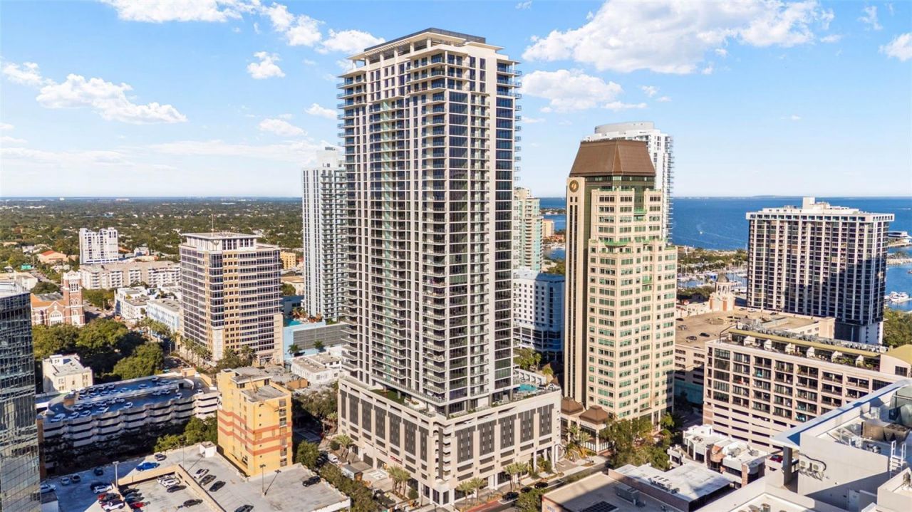 275 1st Avenue S, Unit 3205, Saint Petersburg, FL 33701 Photo