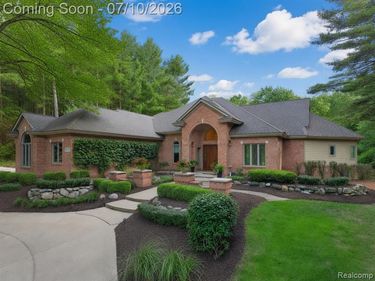 12172 Woodline Drive, Tyrone Twp, MI 48430