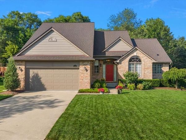 3359 Paddington Court, Rochester Hills, MI 48309