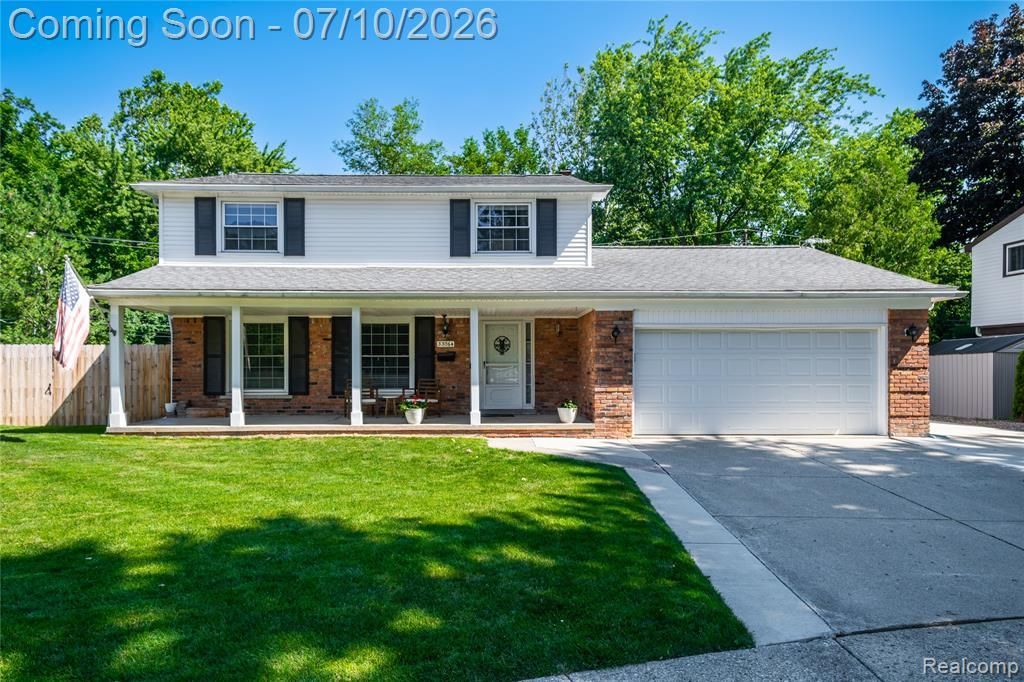 33064 Maplenut Street N, Farmington, MI 48336 Main Photo