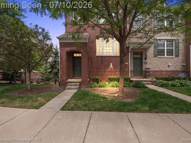 27928 Hopkins Drive, Novi, MI 48377