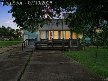 261 Fitz Road, Wales Twp, MI 48027