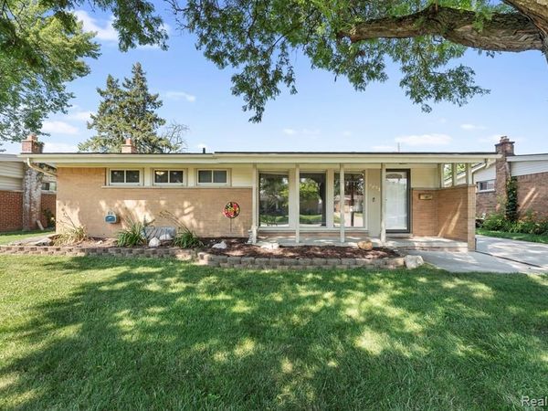 9971 Hartel Court , Livonia, MI 48150