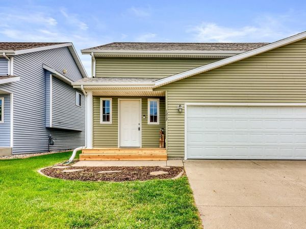 1217 37th Avenue S, Moorhead, MN 56560