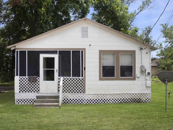 417 W Sparrow St, Gonzales, LA 70737