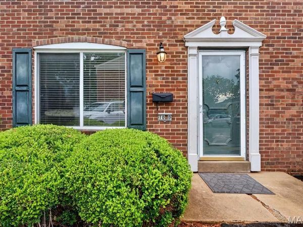 1030 Lacouer Drive, Kirkwood, MO 63122