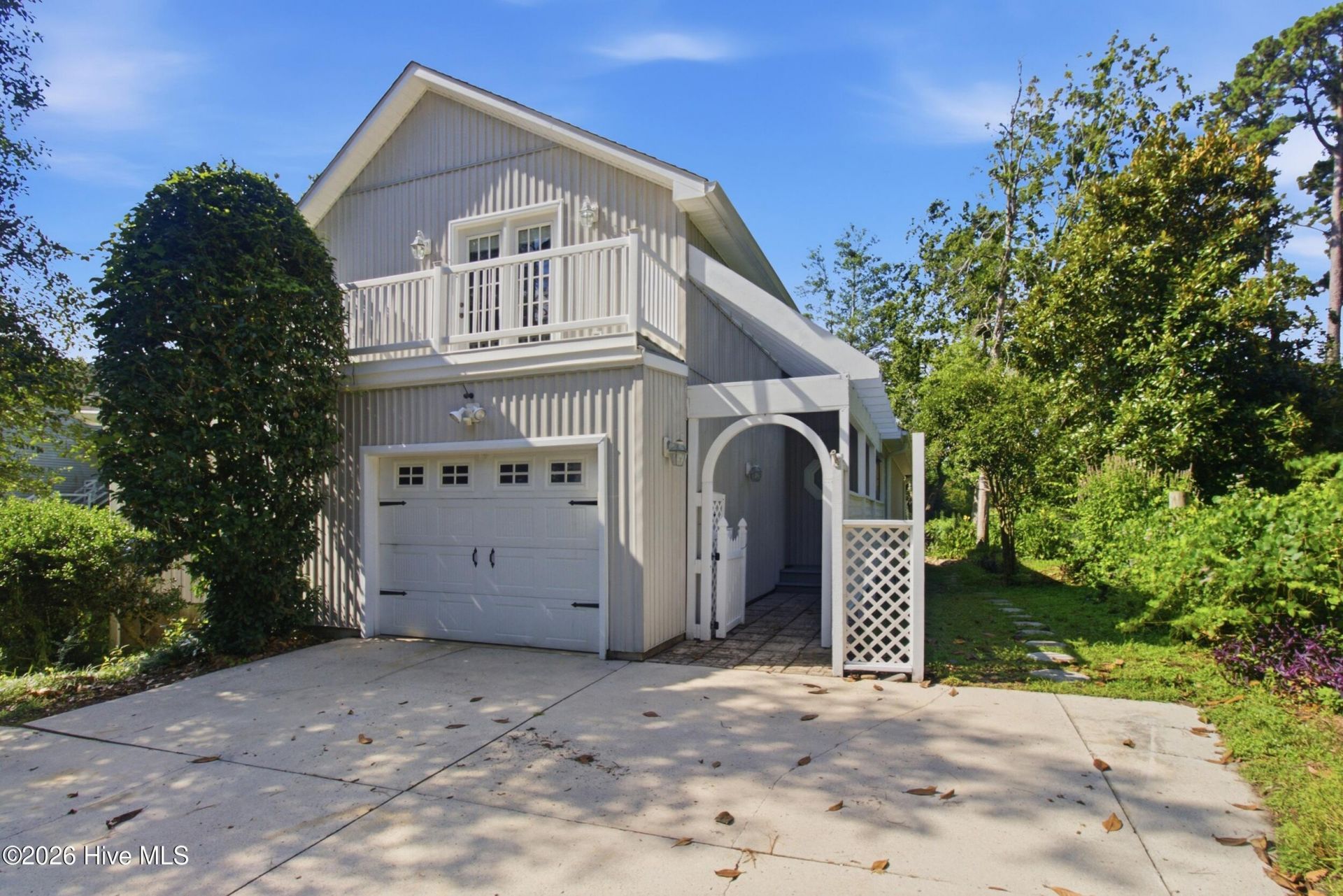 209 E Palmer Drive, New Bern, NC 28560 Main Photo