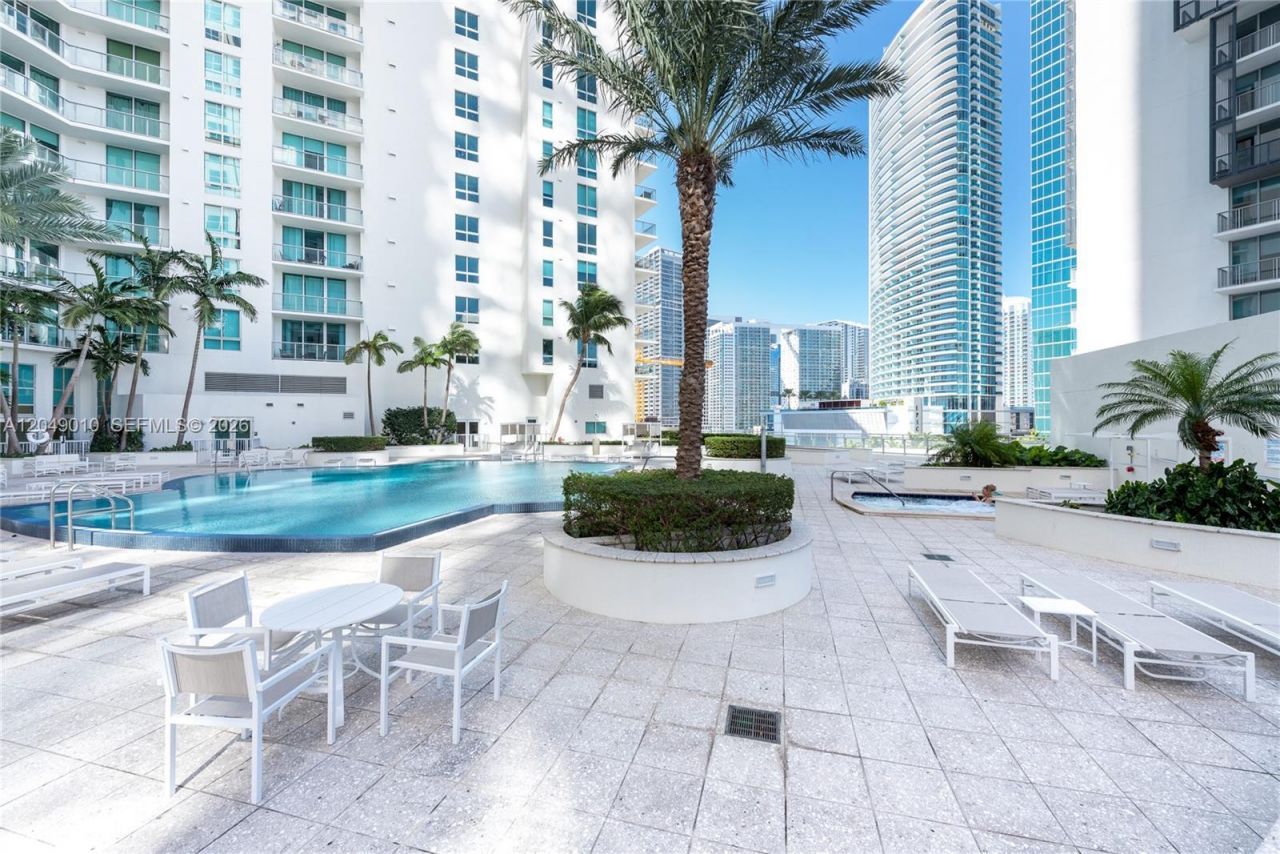 300 S Biscayne Blvd , Unit T-2814, Miami, FL 33131 Photo