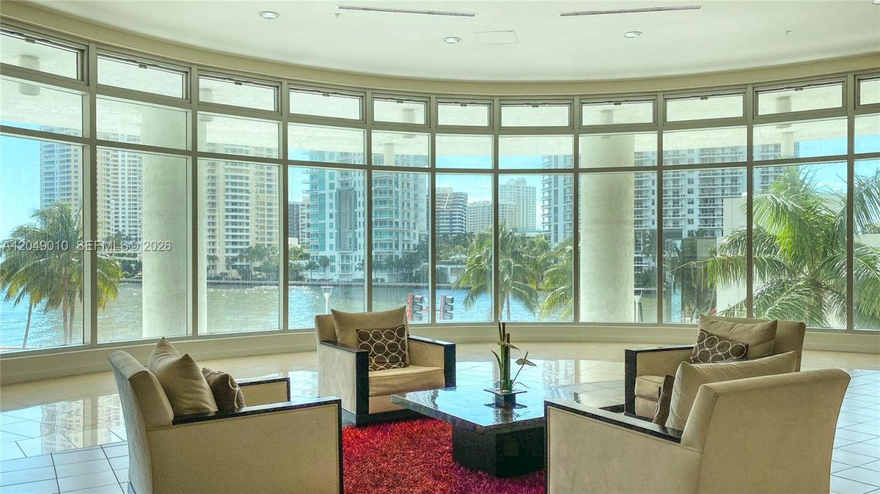 300 S Biscayne Blvd , Unit T-2814, Miami, FL 33131 Photo