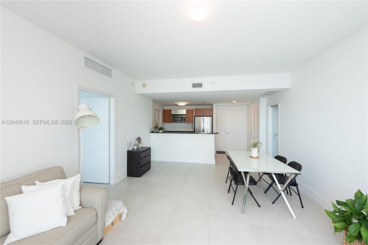 300 S Biscayne Blvd , Unit T-2814, Miami, FL 33131 Photo