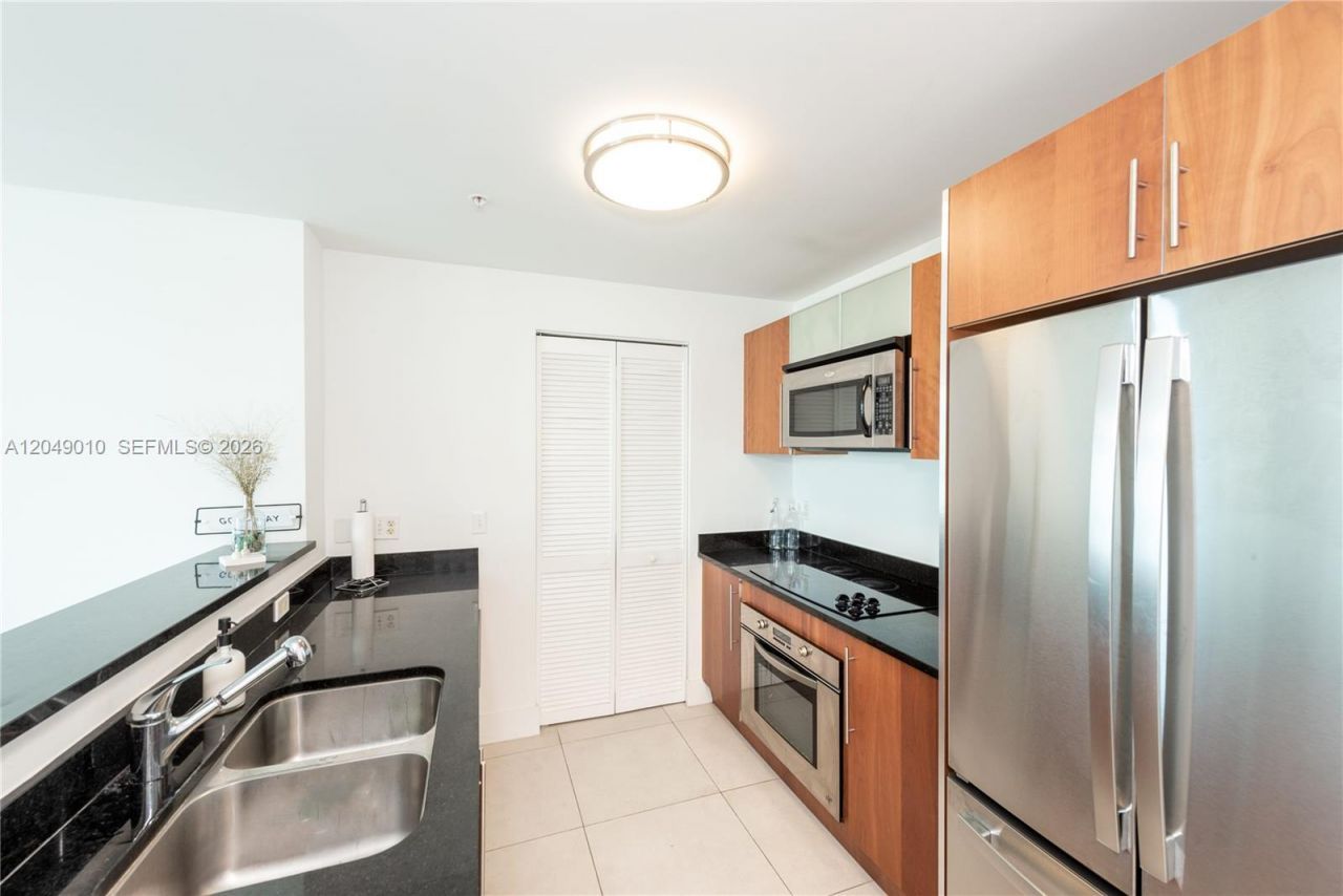 300 S Biscayne Blvd , Unit T-2814, Miami, FL 33131 Photo