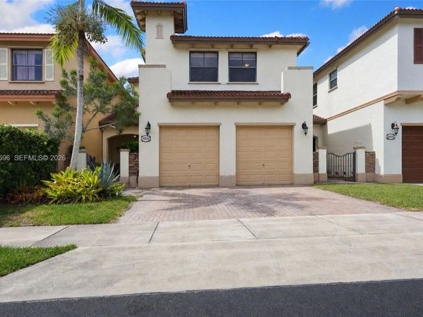 8932 SW 228th Ln , Cutler Bay, FL 33190
