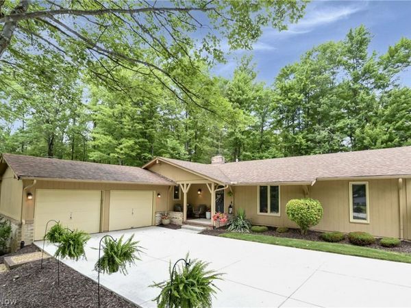 11344 Fawn Meadow Lane, Strongsville, OH 44149