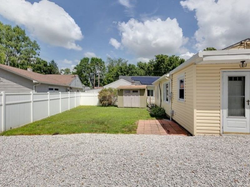 349 Stanford Street, Akron, OH 44314 Photo 17
