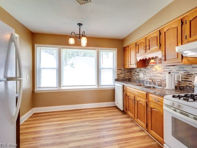 349 Stanford Street, Akron, OH 44314 Photo 3