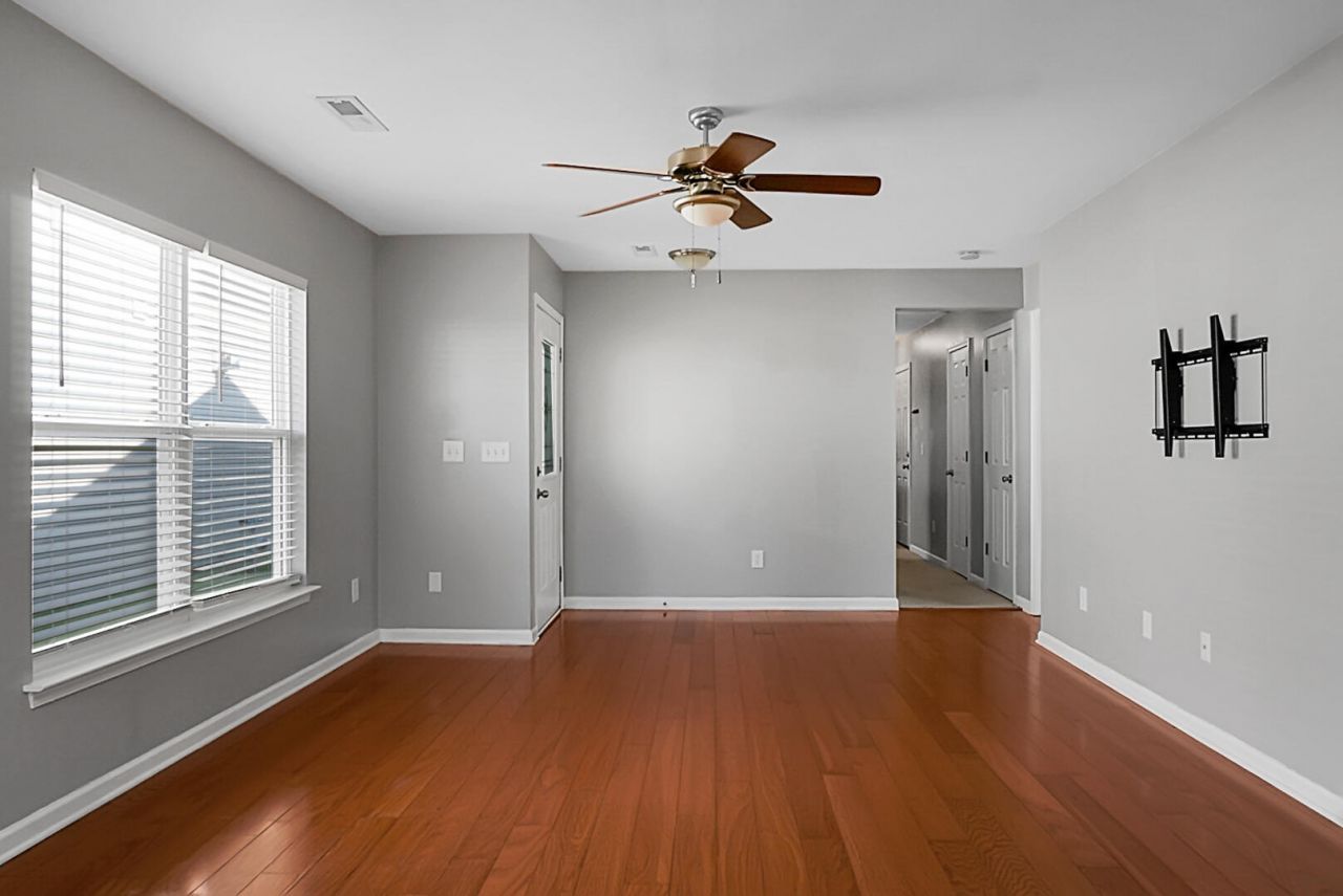 4957 Trump Street Photo 9