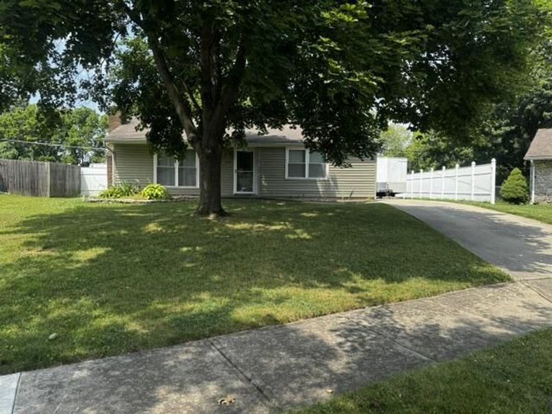 375 Westport Drive, Groveport, OH 43125 Photo 2