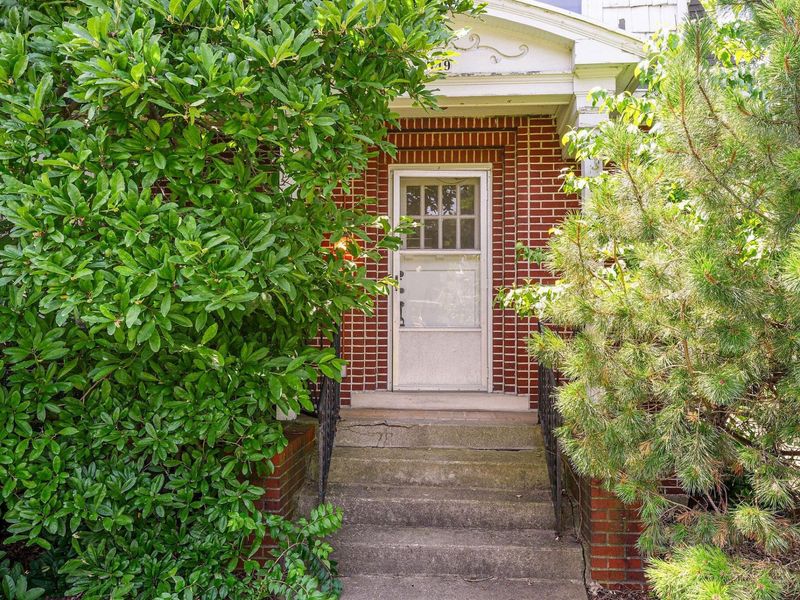 549 E North Broadway Street, Columbus, OH 43214 Photo 1