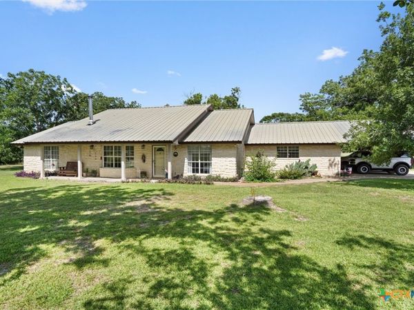1172 County Road 418 , Thorndale, TX 76577
