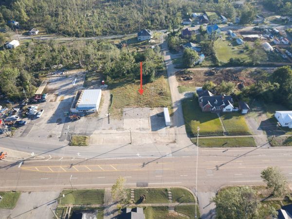 431 W Court Ave , Selmer, TN 38375