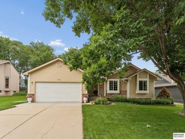 1908 Skyhawk Avenue, Papillion, NE 68133