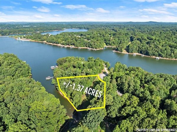 3199 Lotheridge Road , Gainesville, GA 30501