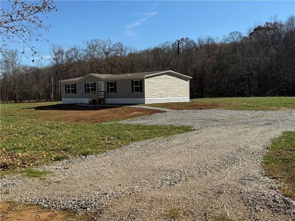 6444 3975 madison 6444 , Huntsville, AR 72740