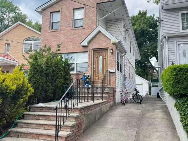 42-05 249th Street , Little Neck, NY 11363