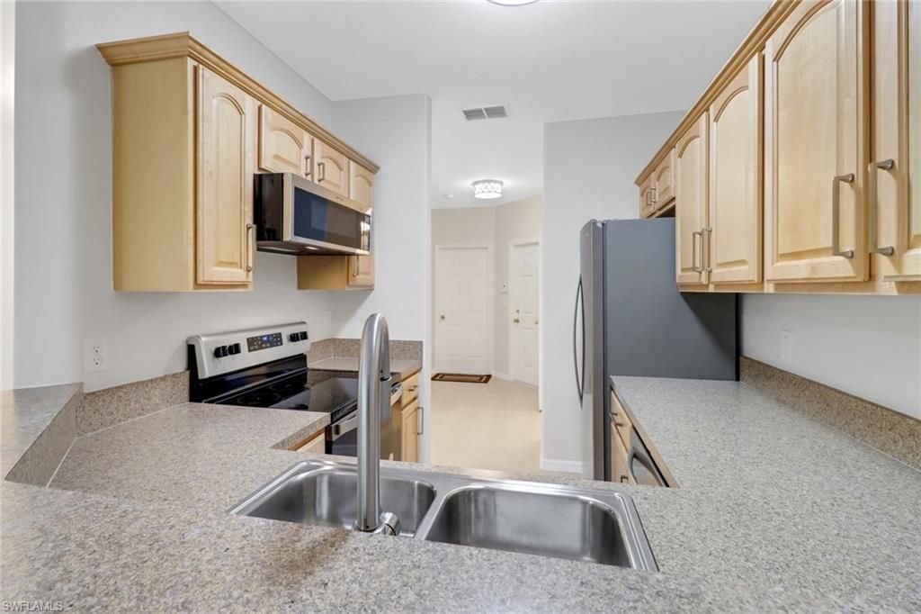 8189 Pacific Beach Dr , Fort Myers, FL 33966 Photo