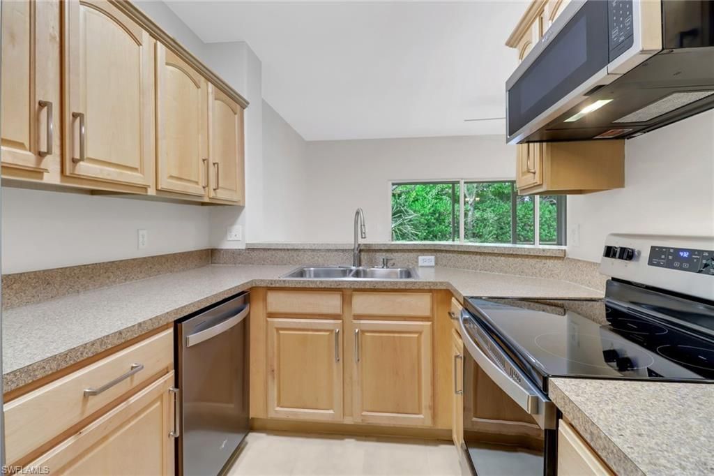 8189 Pacific Beach Dr , Fort Myers, FL 33966 Photo