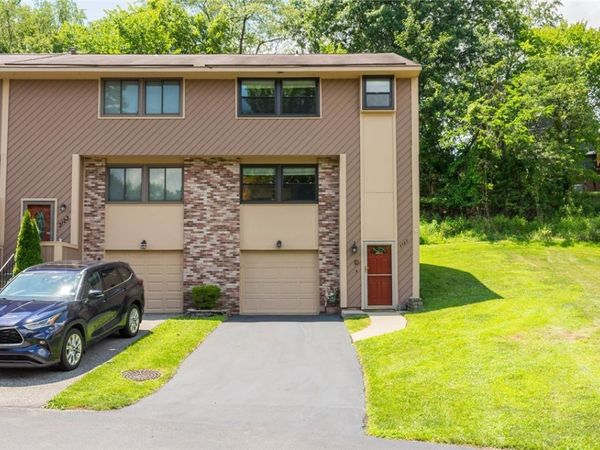 3125 Laurel Ridge Cir, Bridgeville, PA 15017