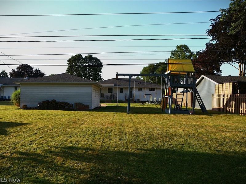 12085 Stormes Drive, Parma, OH 44130 Photo 9