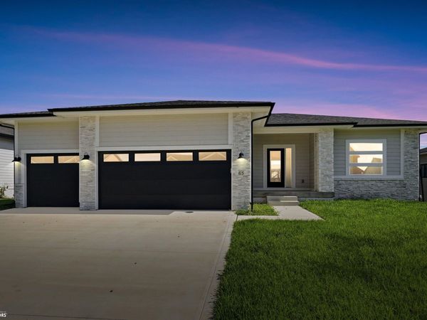 65 NW Hidden Knoll, Waukee, IA 50263