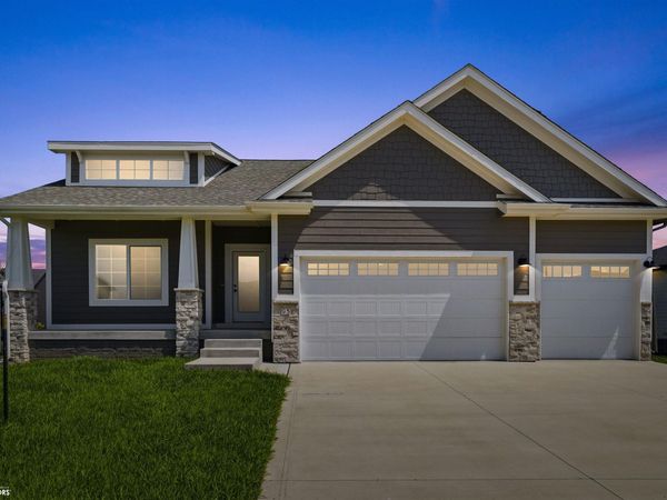 95 NW Hidden Knoll, Waukee, IA 50263