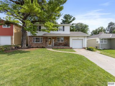 4927 Ruggles Street, Omaha, NE 68104