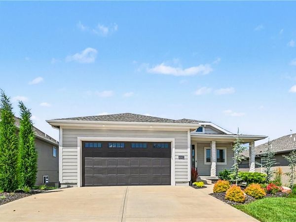 4002 W 158th Terrace, Overland Park, KS 66224