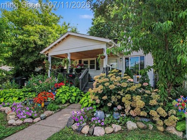 740 E 10 Mile Road, Ferndale, MI 48220
