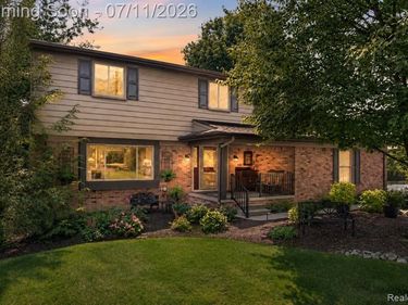 2125 Avoncrest Drive, Rochester Hills, MI 48309