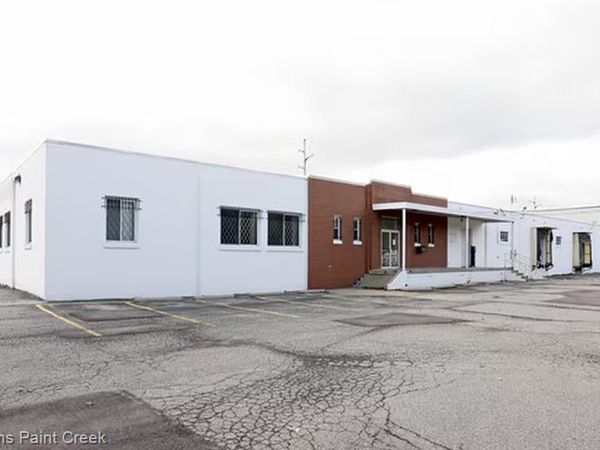 2424 Kansas Avenue , Flint, MI 48506