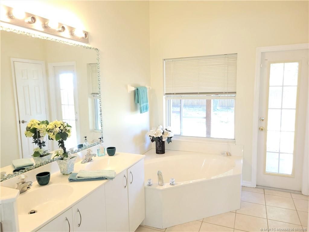 1957 SE Sandia Drive , Port Saint Lucie, FL 34983 Photo