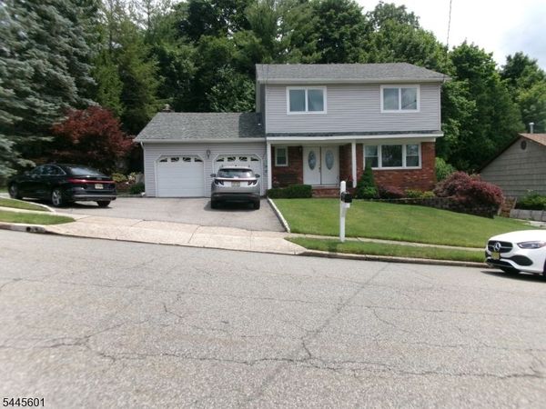 12 Wolfe Dr, Wanaque, NJ 07465