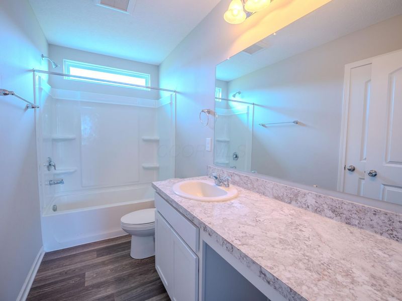 319 Honeysuckle Street, Ashville, OH 43103 Photo 11