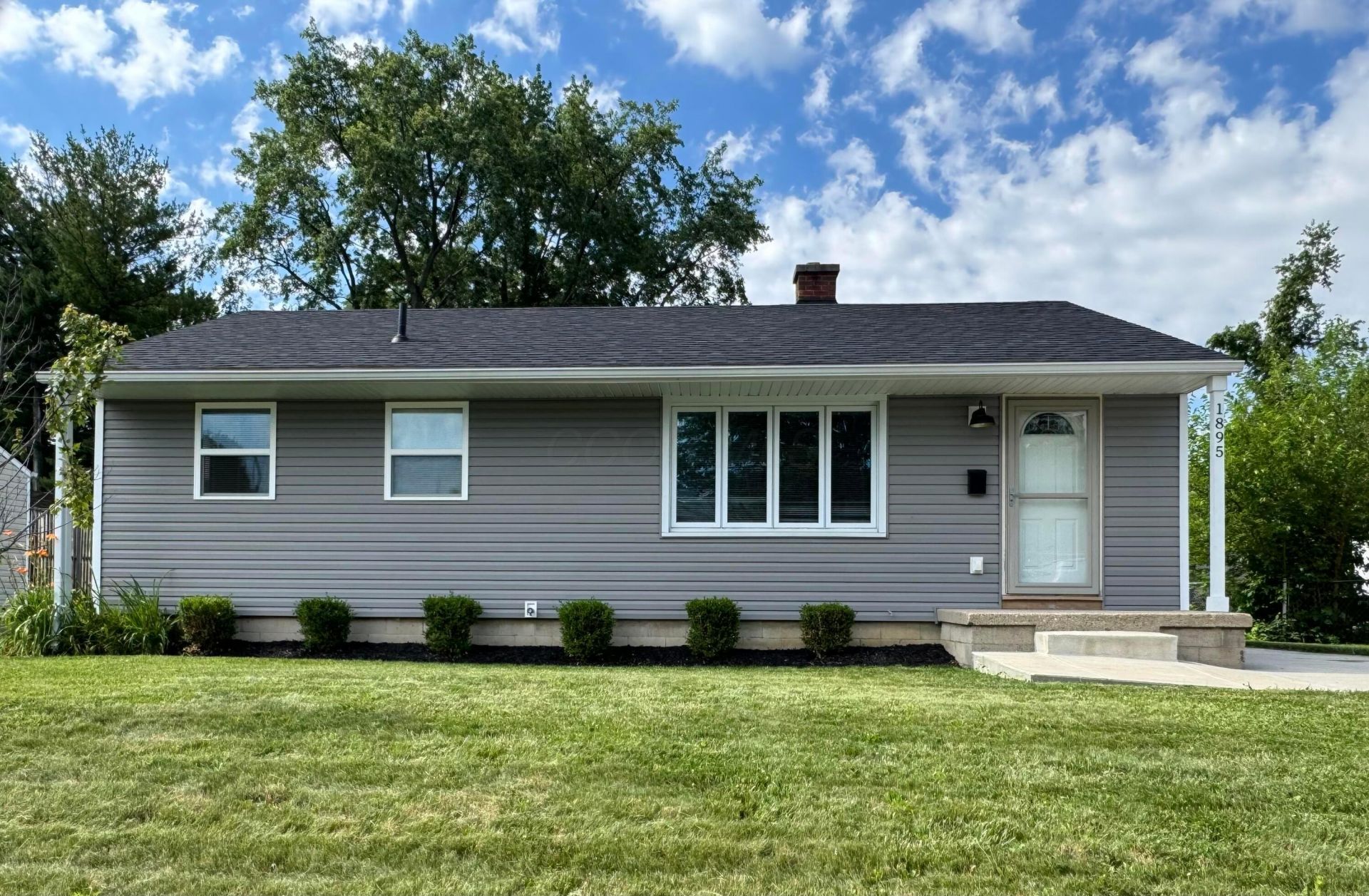 1895 E Beaumont Road, Columbus, OH 43224 Main Photo