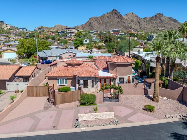 1450 E ROYAL PALM Road, Phoenix, AZ 85020