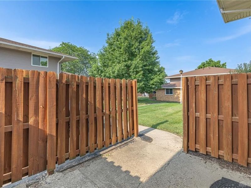 1643 Mars Hill Drive, West Carrollton, OH 45449 Photo 14