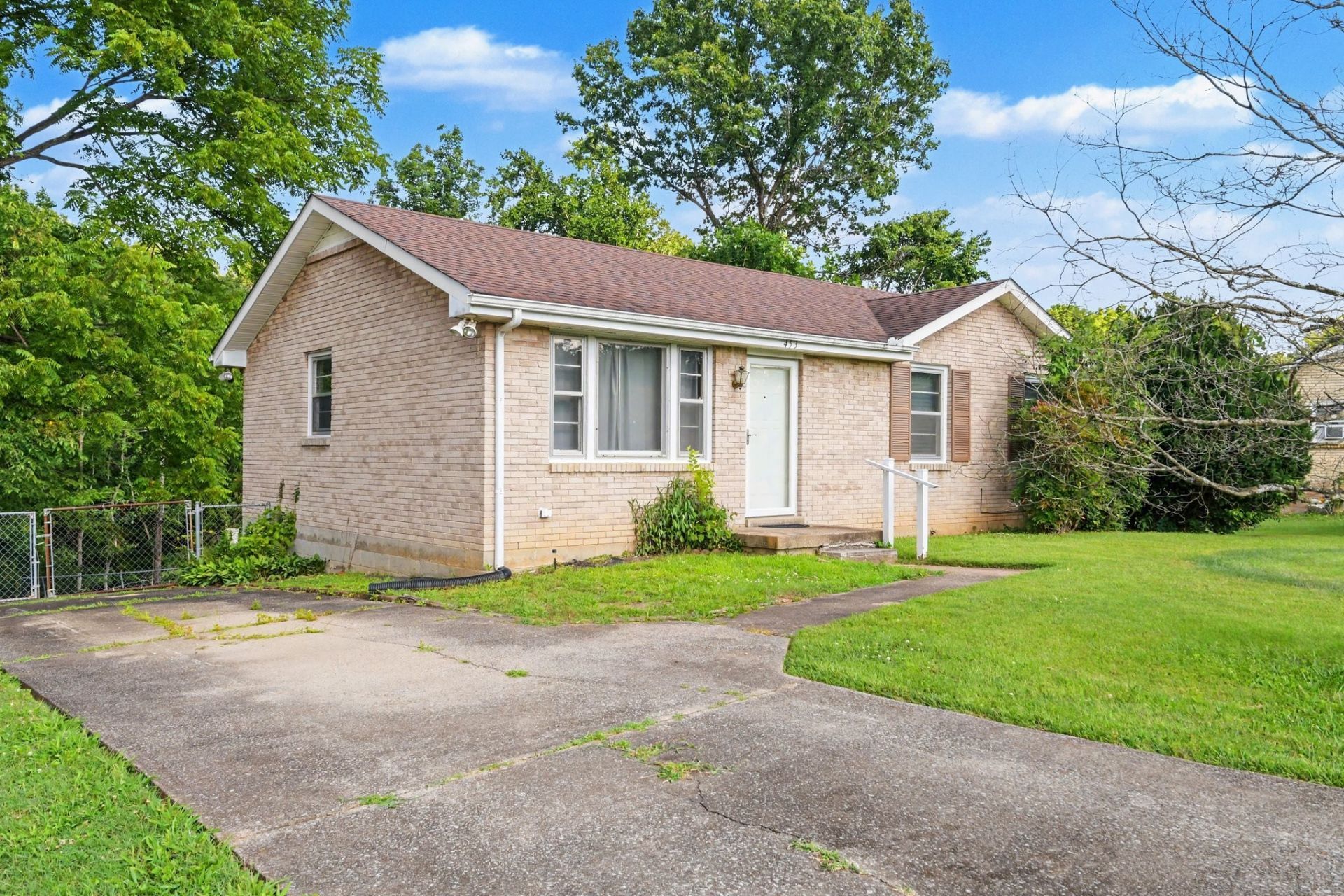 453 Gary Hills Dr, Clarksville, TN 37043 Main Photo