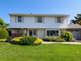 333 N Albany Avenue Massapequa, NY 11758