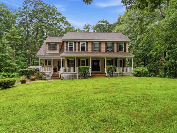 8 Tyler Drive, Londonderry, NH 03053
