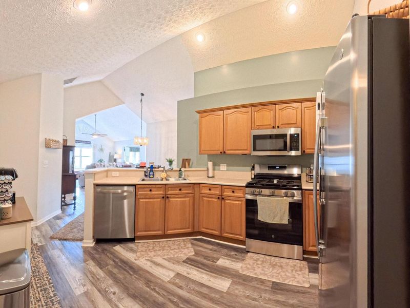 6053 Landings Pond Place, Grove City, OH 43123 Photo 13