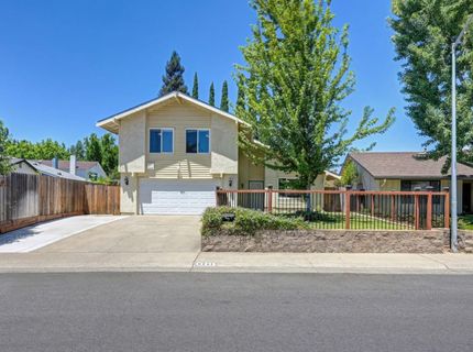 9241 Linda Rio Dr, Sacramento, CA 95826 Photo